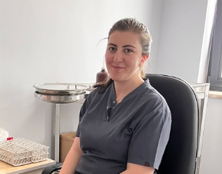 Hemşire Ayşe KÖMÜRLÜOĞLU